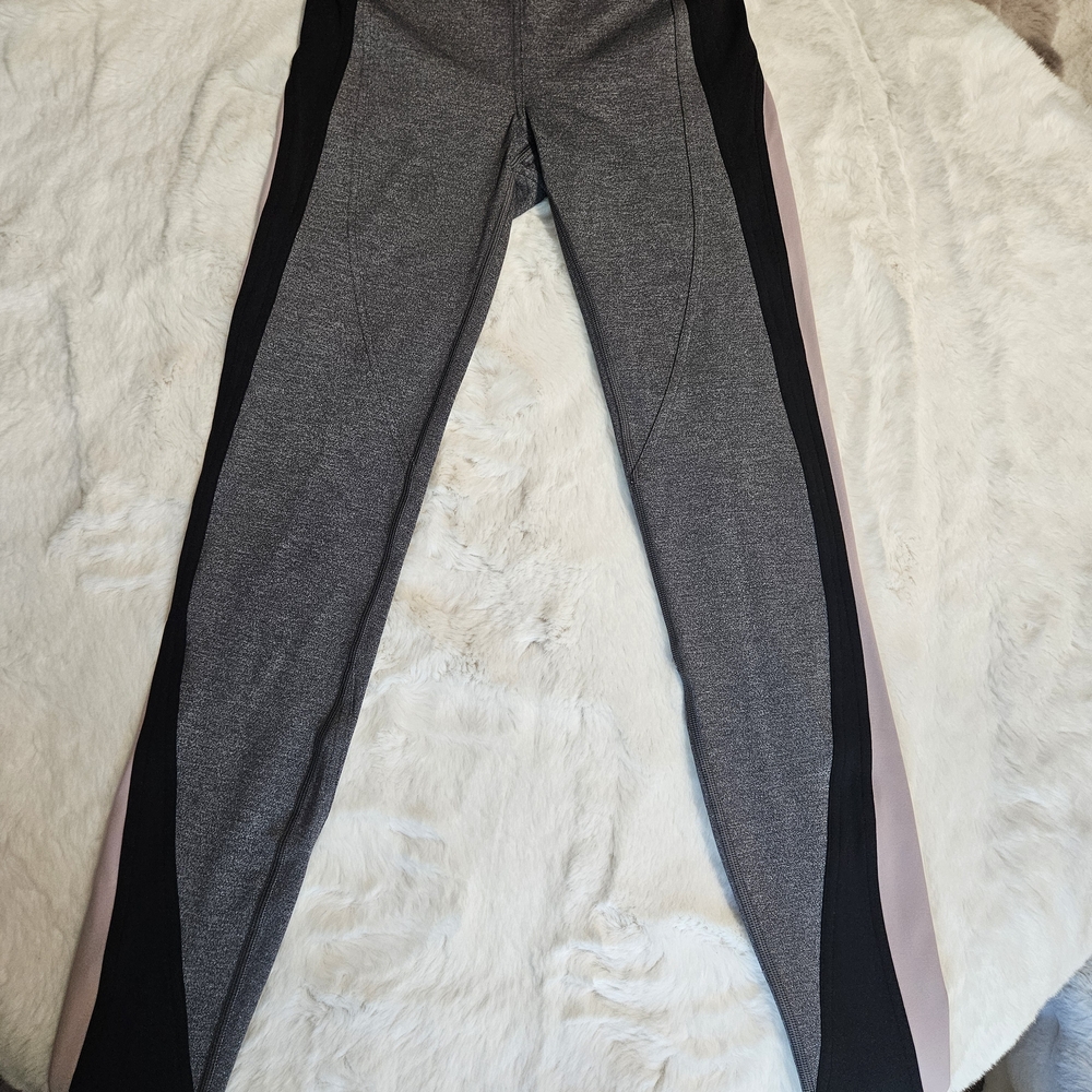 Lululemon Athletica Gray and Black Leggings - Picture 5 of 14